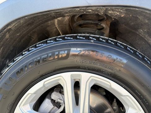 Certified 2022 GMC Terrain SLE w/ Driver Convenience Package image 13