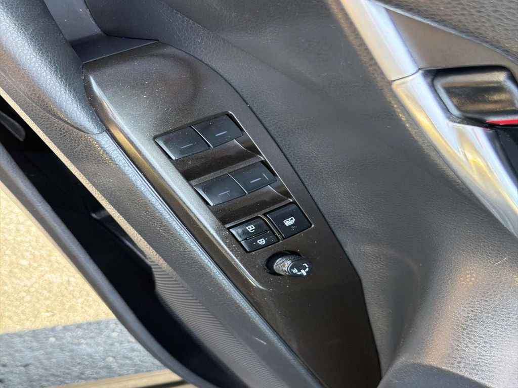 Used 2023 Toyota Camry SE FWD image 19