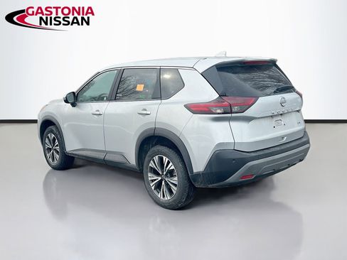 Used 2023 Nissan Rogue SV image 6