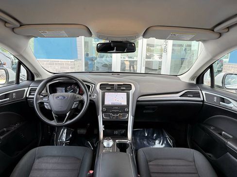 Used 2020 Ford Fusion SE FWD image 20