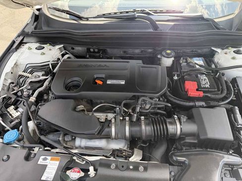 Used 2018 Honda Accord Touring image 22