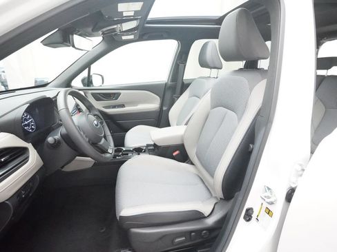 Certified 2026 Subaru Forester Premium AWD/4WD image 7
