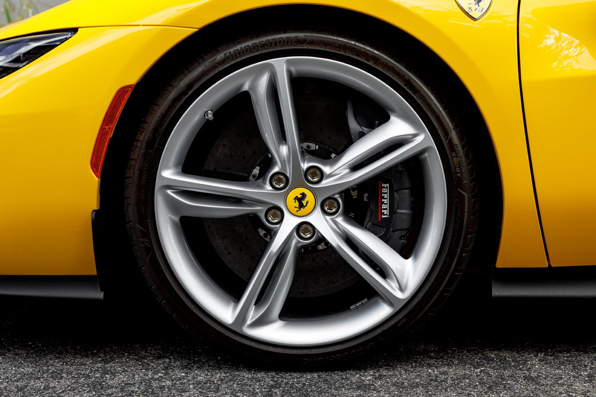 Used 2025 Ferrari 296 GTS RWD image 16