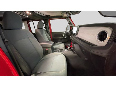 Used 2025 Jeep Wrangler Unlimited Sahara w/ Safety Group AWD/4WD image 17