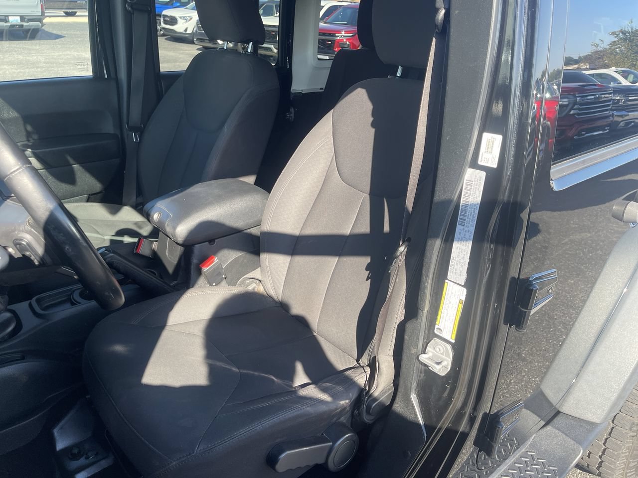 Used 2017 Jeep Wrangler Unlimited Sport w/ Quick Order Package 23S AWD/4WD image 16