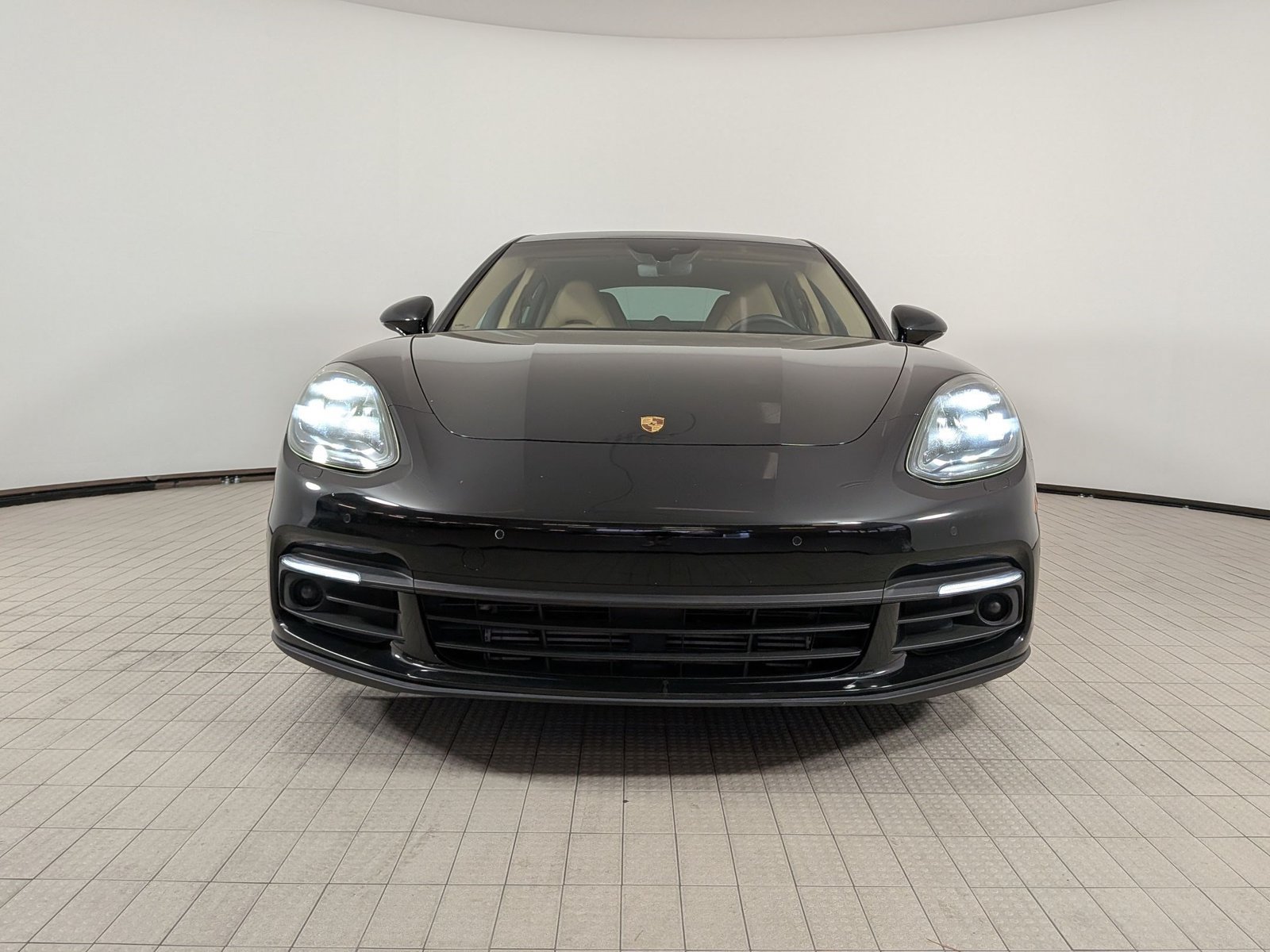 Used 2019 Porsche Panamera 4 AWD/4WD image 6