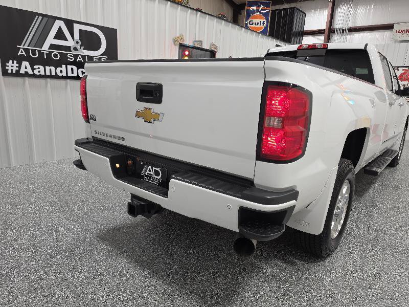 Used 2015 Chevrolet Silverado 3500 High Country w/ Duramax Plus Package AWD/4WD image 9