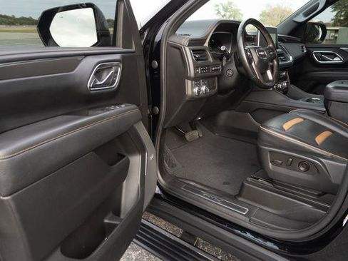 Used 2023 GMC Yukon AT4 w/ Technology Package image 10