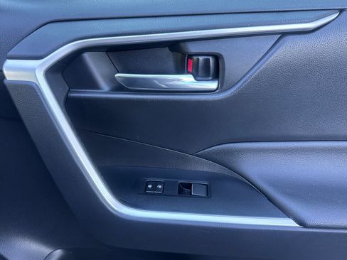 Used 2021 Toyota RAV4 XLE Premium w/ Carpet Mat Package (TMS) image 19