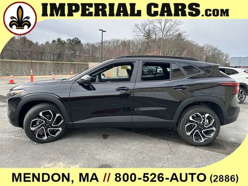 New 2026 Chevrolet Trax RS w/ Sunroof Package image 7