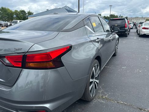 Used 2021 Nissan Altima 2.5 SR FWD image 5