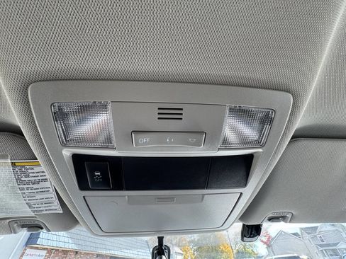 Used 2016 Toyota Tacoma SR5 w/ SR5 Appearance Package (SN) image 39