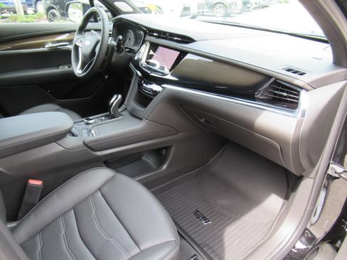 Certified 2025 Cadillac XT6 Premium Luxury w/ Platinum Package AWD/4WD image 12