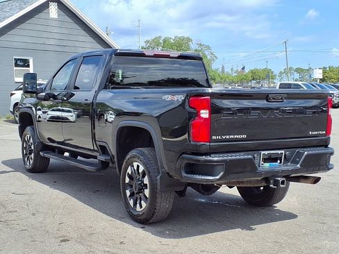 Used 2020 Chevrolet Silverado 2500 Custom w/ Custom Value Package AWD/4WD image 5
