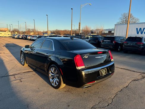 Used 2019 Chrysler 300 Limited image 5