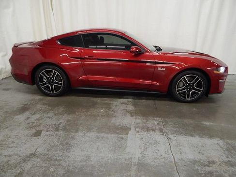 Used 2018 Ford Mustang GT RWD image 3