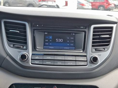 Used 2018 Hyundai Tucson SE AWD/4WD image 16