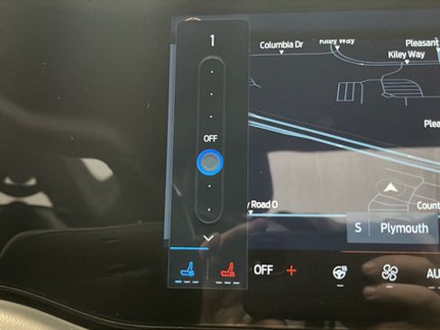 Used 2025 Ford Mustang Premium RWD image 29
