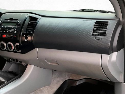 Used 2010 Toyota Tacoma PreRunner image 26