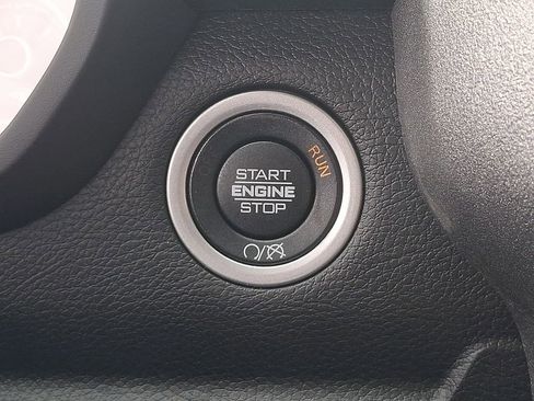 Used 2024 RAM 2500 Tradesman w/ Chrome Appearance Group image 23