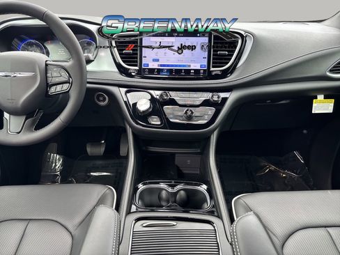 New 2026 Chrysler Pacifica Limited w/ S Appearance Package image 14