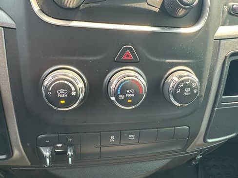 Used 2017 RAM 1500 Express RWD image 22