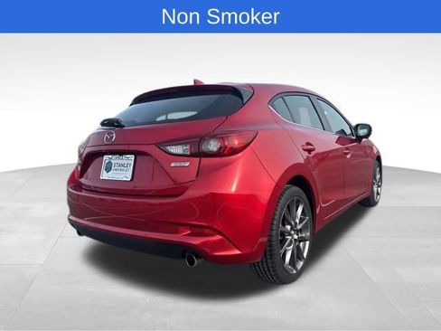 Used 2018 MAZDA MAZDA3 Touring image 4