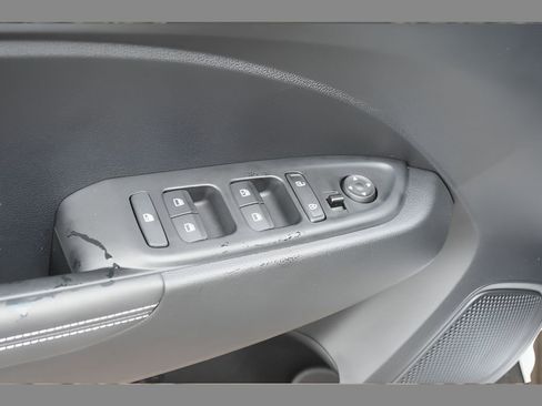 New 2025 Hyundai Venue Limited FWD image 17