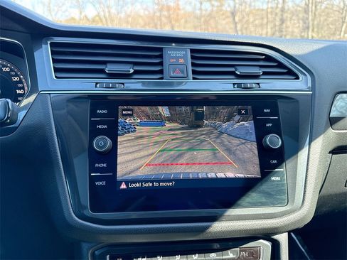 Used 2019 Volkswagen Tiguan SEL Premium image 23