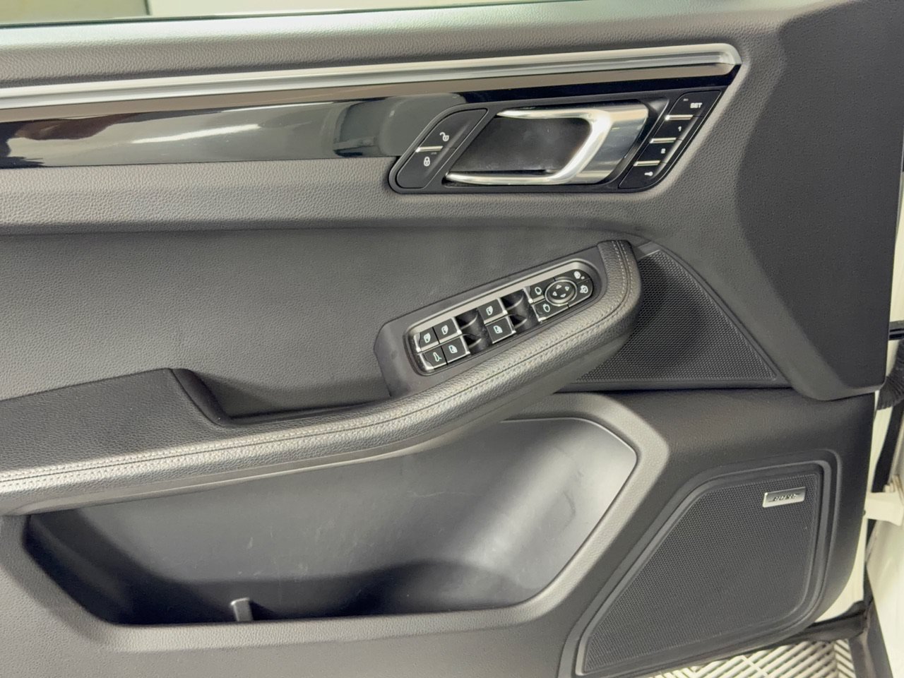 Used 2017 Porsche Macan S AWD/4WD image 16