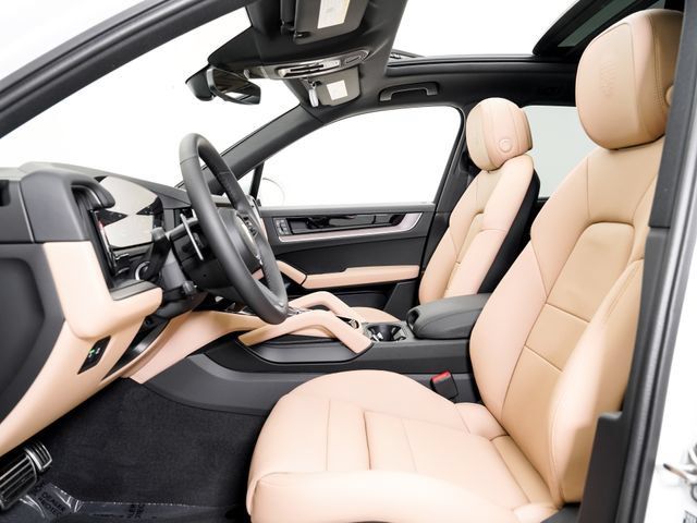 Certified 2026 Porsche Cayenne AWD/4WD image 6
