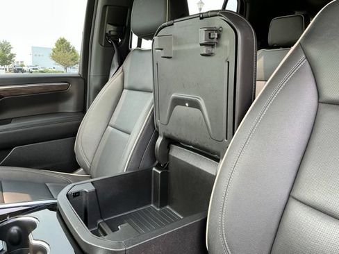 Used 2025 Chevrolet Tahoe Premier AWD/4WD image 33