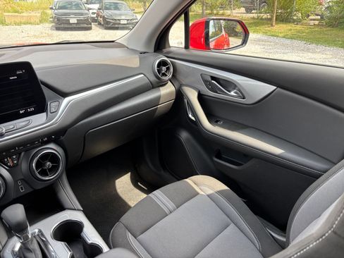 Used 2025 Chevrolet Blazer LT FWD image 37