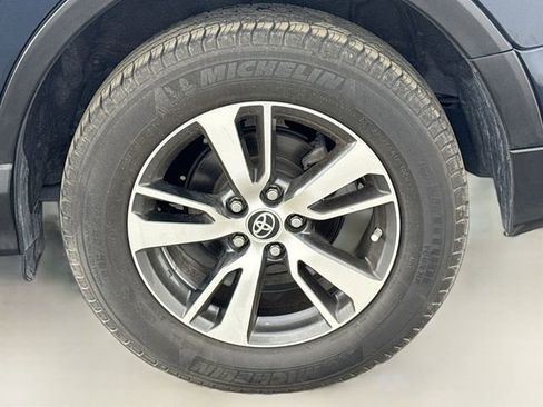 Used 2018 Toyota RAV4 XLE image 41