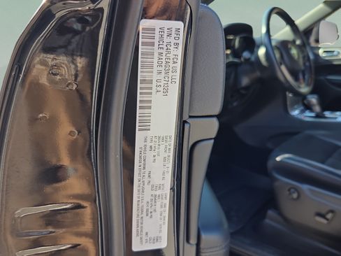 Used 2021 Jeep Grand Cherokee Laredo X RWD image 16