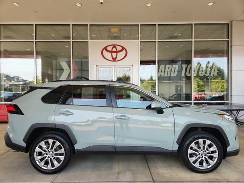 Used 2023 Toyota RAV4 XLE Premium AWD/4WD image 3