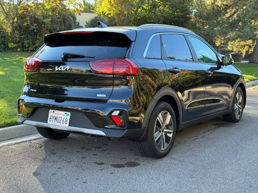 Used 2022 Kia Niro EX Premium FWD image 3