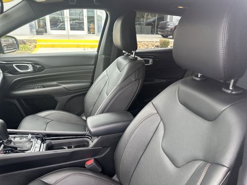 Used 2023 Jeep Compass Limited AWD/4WD image 15
