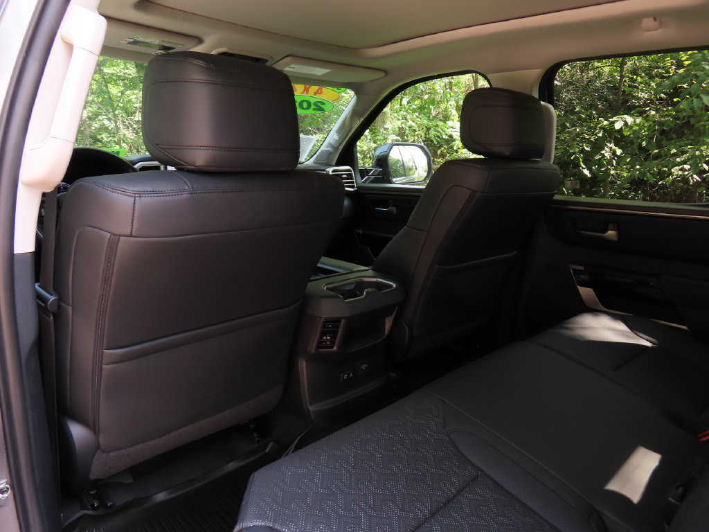 Used 2024 Toyota Tundra Limited AWD/4WD image 32