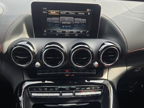 Used 2018 Mercedes-Benz AMG GT Roadster image 18