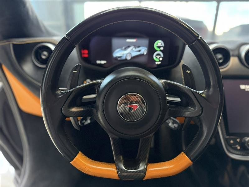 Used 2018 McLaren 570S Spider RWD image 30