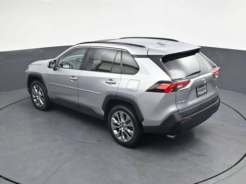Used 2022 Toyota RAV4 XLE Premium FWD image 26
