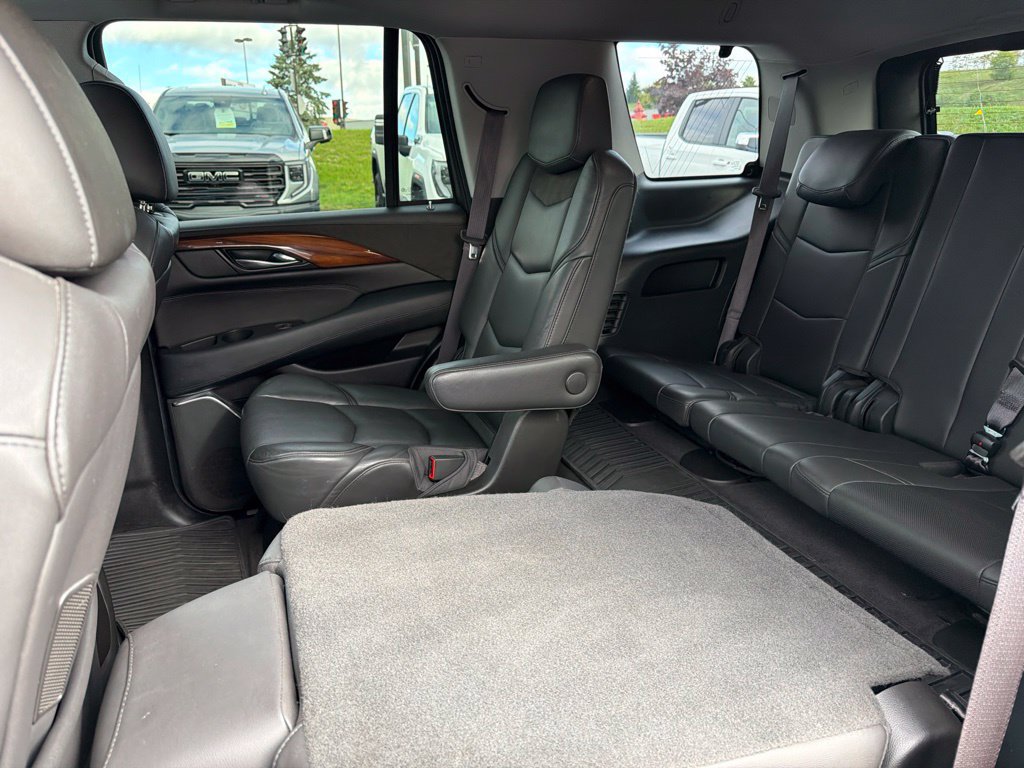 Used 2017 Cadillac Escalade Luxury AWD/4WD image 13