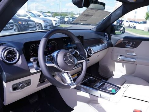 New 2026 Mercedes-Benz GLB 250 4MATIC image 13