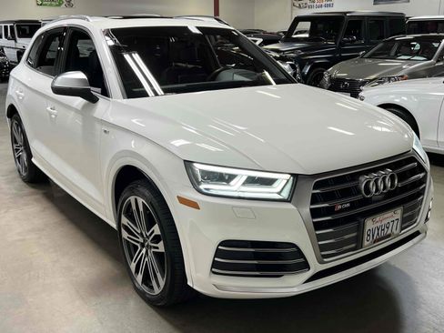Used 2018 Audi SQ5 Prestige w/ Prestige Package image 3