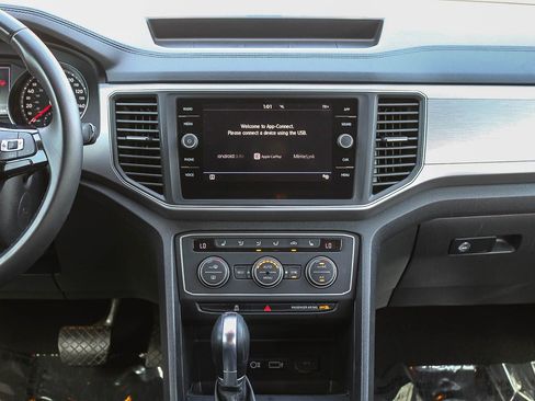 Used 2019 Volkswagen Atlas SE image 14