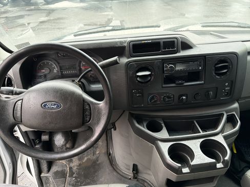 Used 2019 Ford E-350 and Econoline 350 Super Duty image 8