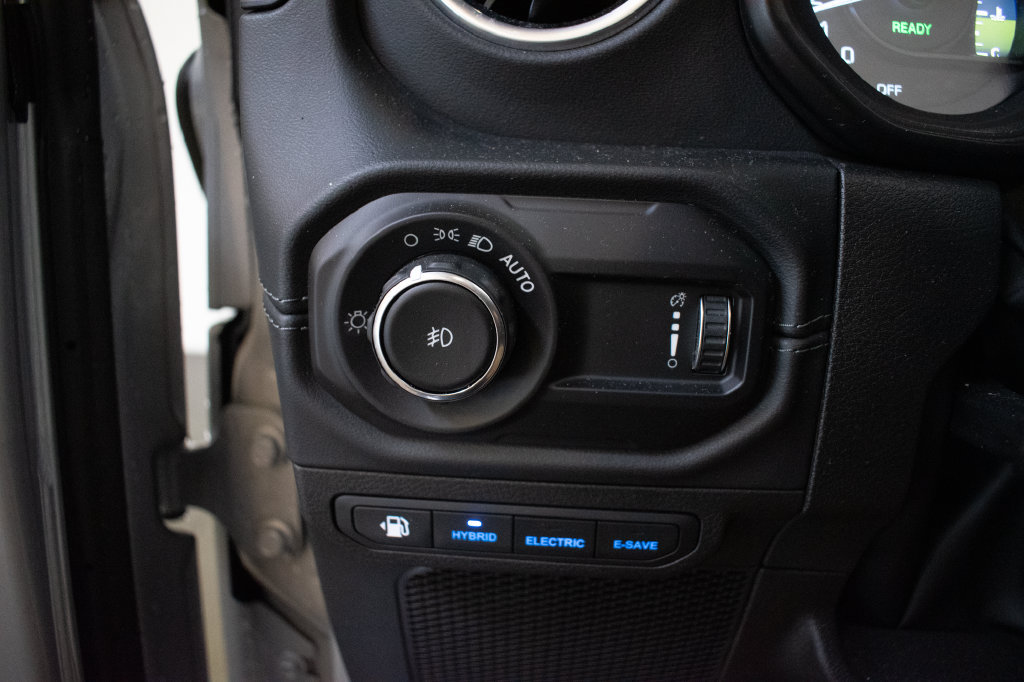 Used 2024 Jeep Wrangler High Altitude AWD/4WD image 19