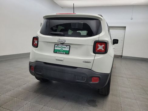 Used 2019 Jeep Renegade Latitude image 6