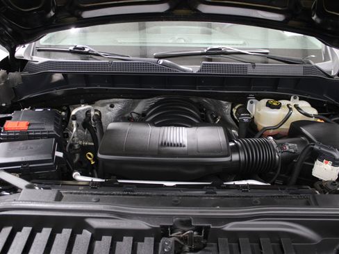 Used 2019 Chevrolet Silverado 1500 Custom w/ Custom Convenience Package AWD/4WD image 10